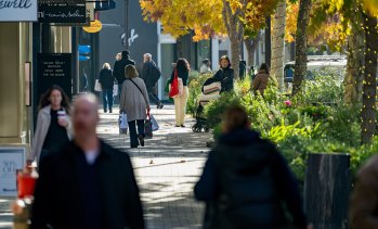 Активността в сектора на услугите в САЩ е нараснала с най-бързия темп от над година
