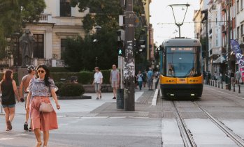 Ръстът на българската икономика се забавя до 2,8% през второто тримесечие