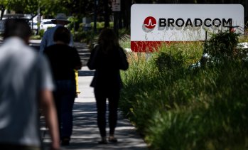 Broadcom прогнозира скок в продажбите на AI чипове през следващите две години