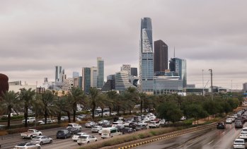 Борбата на Саудитска Арабия с хутите насочва опасенията към непетролния сектор на икономиката