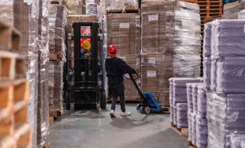 Търговският дефицит на България към ноември гони 19 млрд. лв.