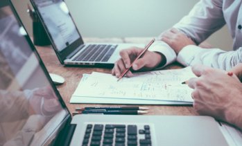 Секторът на бизнес услугите у нас се разшири с 8% за година към май