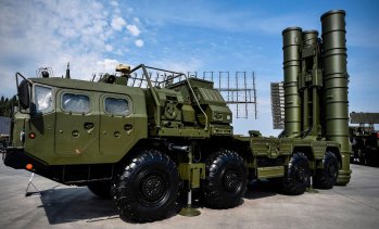 Морската блокада затруднява вноса под санкции в Русия, Турция още търси купувач за С-400