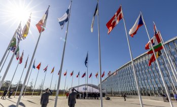 Трудни разговори се задават на срещата на върха на НАТО в Анкара