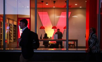 Verizon обмисля съкращаването на до 20 хил. работни места