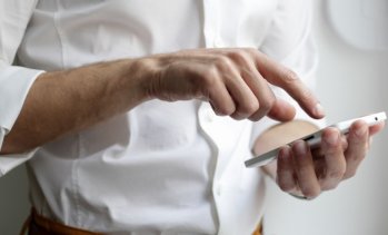 Оборотите в търговията на дребно у нас се вдигнаха през август