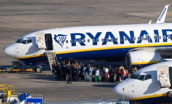 Ryanair предупреди, че някои авиокомпании може едва да оцелеят заради по-скъпите горива