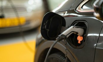 Делът на електромобилите на европейския пазар надхвърли 25% през юли