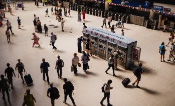 Безработицата във Великобритания е на най-високото си ниво от периода на Covid-19