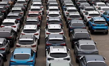 Автомобилното сърце на САЩ преоткри любовта към двигателя с вътрешно горене