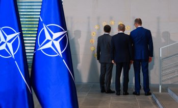 Европа знае как да отговори на Русия и Китай, време е за същото и със САЩ