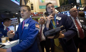 Страхът около AI и напрежението с Иран разколебават трейдърите на Wall Street*