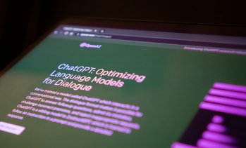 OpenAI поусна новия си модел GPT-5.2 на фона на засилваща се конкуренция на AI пазара