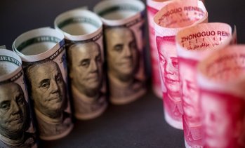 Китай не трябва да "катурне" долара, за да спечели валутната война