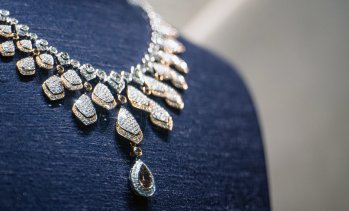 De Beers намали значително цените на диамантите си за стеснения си кръг от купувачи