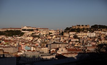 ЕК подготвя пътя за ограничения на Airbnb и вторите жилища заради жилищната криза