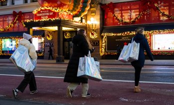 Продажбите на дребно в САЩ остават непроменени през октомври