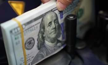 Най-богатите в света притежават три пъти богатството на по-бедната половина