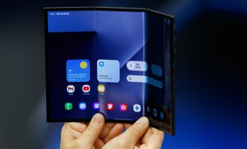 Samsung представи първия си двойно сгъваем смартфон