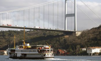 Турция продава правата за ползване на два от мостовете над Босфора