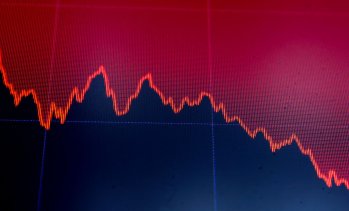 Dow Jones изтри над 700 пункта в четвъртък