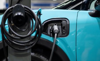 Световните продажби на електромобили растат през 2025 г. с 20% до 20,7 млн. броя