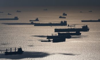 Индийски рафинерии ще се съобразят със санкциите на Иран срещу танкери