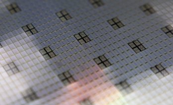 Нова криза с чиповете застига автомобилната индустрия