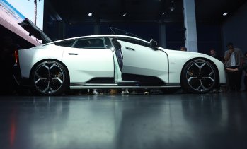 Продажбите на Polestar се увеличават при по-новите модели след поредния спасителен план