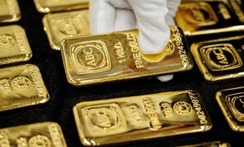 Русия продължава да продава злато и резервите рязко намаляват