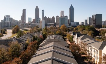 Американските инвеститори в имоти забогатяват от AI бума, но не липсват и рискове