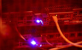 Бумът на AI инфраструктурата става все по-зависим от заемно финансиране