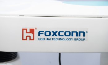 Печалбата на Foxconn надмина очакванията благодарение на устойчивите разходи за AI
