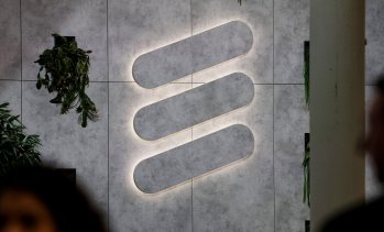 Ericsson ще съкрати 1600 работни места в Швеция в опит да намали разходите