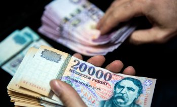 Валутите на Централна Европа ще отстъпят от върховете си през 2026 г.