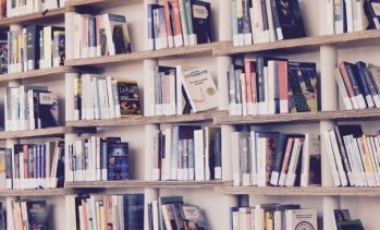Как "бързата литература" променя издателската индустрия?