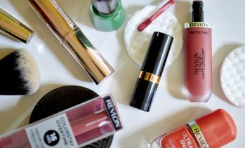 Властите в САЩ обвиниха Revlon, че не е успяла да гарантира безопасността на някои продукти