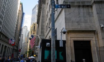 Wall Street започва новата седмица без резки движения*
