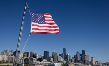 САЩ искат да проверяват публикациите на туристите в социалните мрежи за последните 5 г.