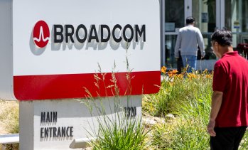 Акциите на Broadcom вървят към най-големия си ценови спад заради разочароващи прогнози
