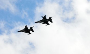 Липсата на ракети прави и F-16 безполезни, въздушните атаки мобилизират жителите на Киев