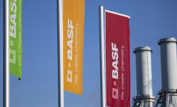 BASF започва обратно изкупуване на акции за 1 млрд. евро, обмисля придобивания