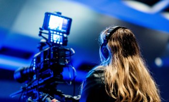 Буреносни облаци надвисват над обществените медии в цяла Европа