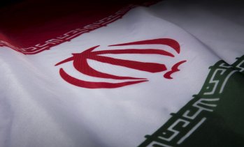 Иран заплашва с удари по бази на САЩ и Израел, ако има операция в защита на протестите