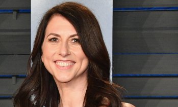 Макензи Скот направи едно от най-големите си дарения досега от 7,2 млрд. долара