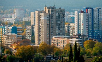 В Бюджет 2027 се подготвя актуализиране на данък сгради с до 30%