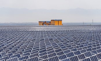 Възходът на зелената енергия в Китай се сблъсква с инфраструктурни проблеми