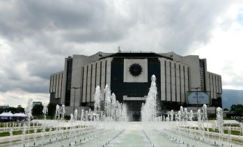 Министърът на културата съобщи за финансови злоупотреби в НДК