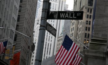 Охлаждането на инфлацията в САЩ изведе S&P 500 на рекордно високо ниво