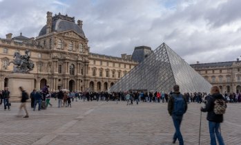 9 млн. души са посетили Лувъра през 2025 г.